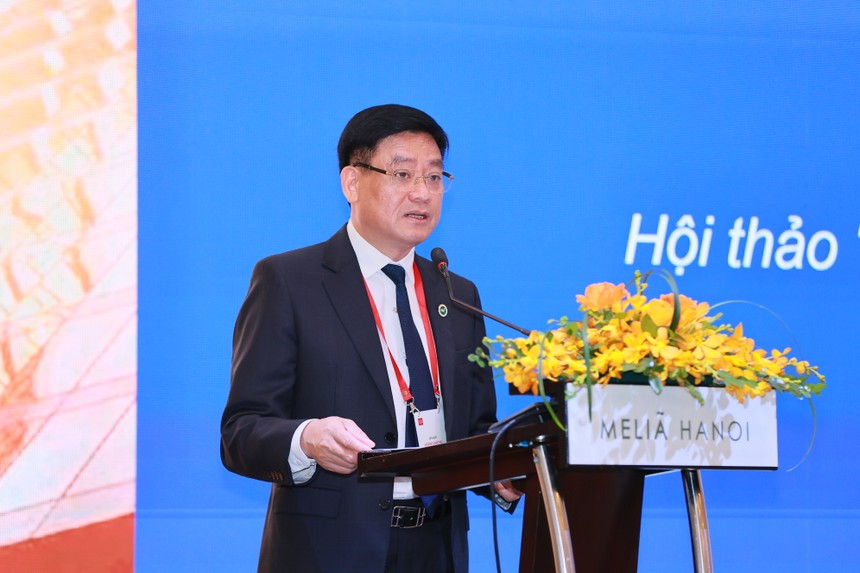 ông Hoàng Văn Thu, Phó chủ tịch Ủy ban Chứng khoán Nhà nước phát biểu tại hội thảo.