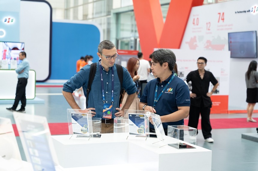 FPT dự kiến chia cổ tức 20% bằng tiền mặt, phát hành thêm cổ phiếu tỷ lệ 20:3