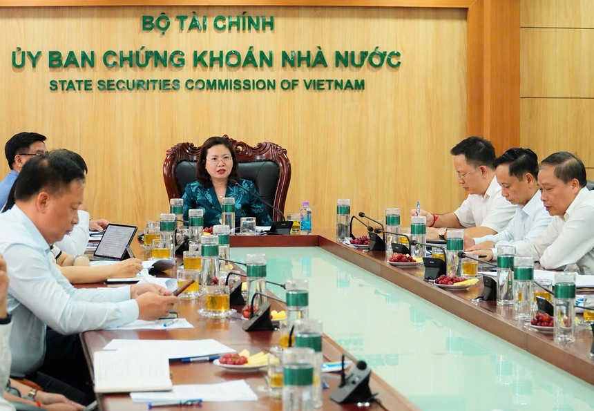  Vốn hoá thị trường chứng khoán đạt 10,57 triệu tỷ đồng, tương đương 82,3% GDP 