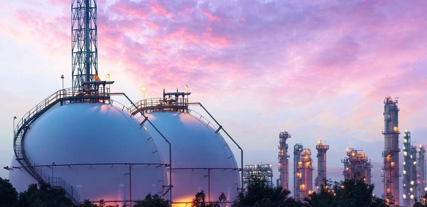 Cổ phiếu dầu khí leo theo giá dầu 