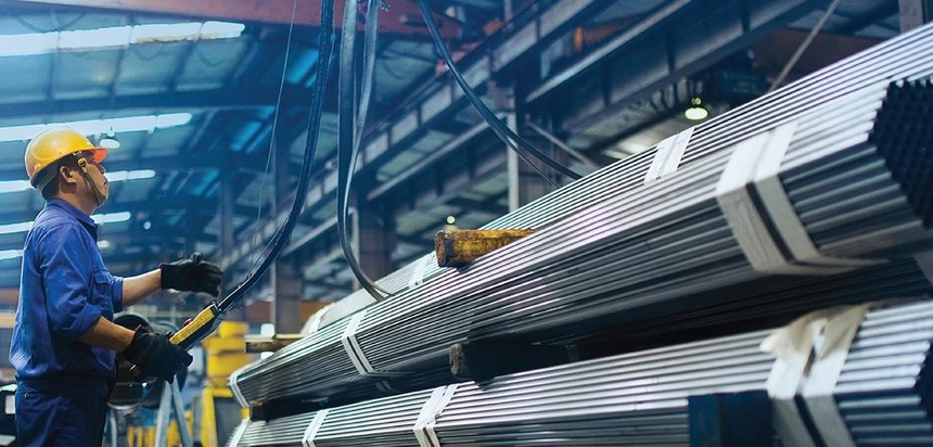 Cổ phiếu thép được nung nóng