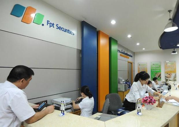 Chứng khoán FPT (FTS) chốt quyền chia cổ tức 5% bằng tiền và thưởng cổ phiếu tỷ lệ 10:1 