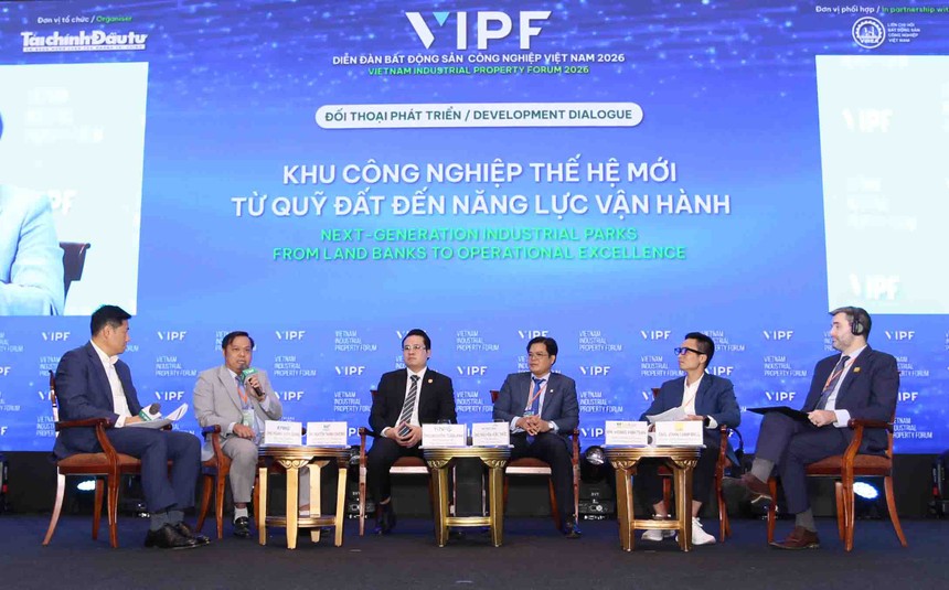 Các diễn giả chia sẻ trong phiên 2 VIPF 2026 (Ảnh: Lê Toàn)