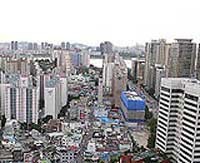 Một "rừng" cao ốc tại Seoul. Ảnh: danbielefeld.