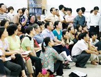 Một điều khá bất ngờ là ngay cả trên những thị trường phát triển, có rất nhiều nhà đầu tư tìm thời điểm của thị trường bằng những công cụ chỉ báo hoàn toàn không liên quan đến TTCK.