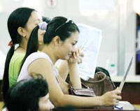 Nhà đầu tư giá trị được định nghĩa một cách nôm na là những người tìm kiếm cổ phiếu giá hời.
