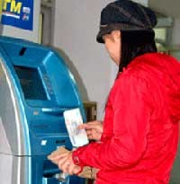 Ngân hàng bắt đầu nghĩ tới ATM thu phí