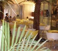 Không gian Sở GDCK Singapore được thiết kế giống như một quán café loại nhỏ.