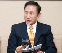 Lee Myung-bak: “CEO” của Hàn Quốc
