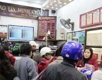 Thời điểm nhạy cảm, mua vào hay bán ra?
