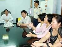 Nhà đầu tư phản ứng vì lỗi xảy ra đúng lúc giá cả đang biến động có lợi.

DN
