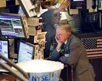 TTCK New York ngày 17-3 tiếp tục xuống dốc, nhà đầu tư lo lắng. Ảnh: Reuters