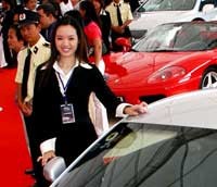 Đối với thuế tiêu thụ đặc biệt áp dụng trên mặt hàng ôtô, hiện dư luận đang nghiêng về hướng cắt giảm hoặc xóa bỏ nhiều hơn