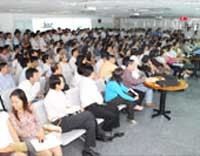 Các nhà đầu tư cá nhân nhỏ cần được bảo vệ trước các hành vi thao túng thị trường.