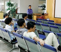 Mục đích chính của QTCT cần được xác định là để bảo vệ quyền lợi của nhà đầu tư, cổ đông trong công ty.