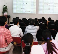 Nhiều nhóm cổ đông nhỏ đã lên tiếng phản đối kế hoạch phát hành của doanh nghiệp.