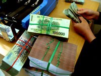 Lãi suất gửi tiền đang giảm mạnh
