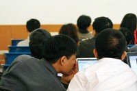 Hiện có nhiều ý kiến khác nhau về dịch vụ giao dịch thoả thuận ngoài giờ
