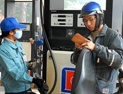 Việc tăng giá xăng dầu hay không sẽ được quyết định trong 3 ngày tới.