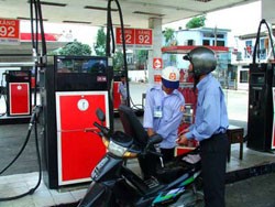 Giá bán lẻ xăng dầu đã tăng 5 lần kể từ đầu năm 2009.