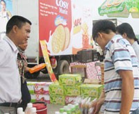 Yếu phân phối, hàng Việt còn luẩn quẩn