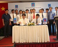 Lễ ký kết hợp đồng chuyển giao.