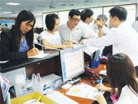 Nhiều môi giới CK có thu nhập rất cao.