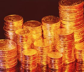 Tại Việt Nam, mua vàng như một kênh tích trữ của cải là rất phổ biến, điều hoàn toàn trái ngược tại các quốc gia phương Tây.