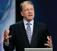 Chủ tịch kiêm Giám đốc điều hành John Chambers.
