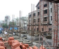 Nhà liền kề Mỗ Lao bị khách hàng tố sử dụng vật liệu không đảm bảo chất lượng như trong hợp đồng.