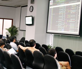 Từ ngày 20/9/2010, CTCK sẽ bị phạt từ 50 đến 70 triệu đồng nếu không mua bảo hiểm trách nhiệm nghề nghiệp - Ảnh minh họa: Đức Thanh