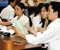 Nhiều DN đã lên lịch đấu giá CP tại 2 Sở GDCK