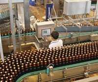 Quy định giá bán cho đối tác chiến lược không thấp hơn giá đấu bình quân khiến Sabeco khó bán cổ phần - Ảnh: Hoài Nam