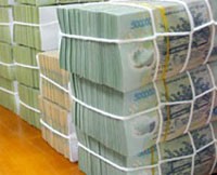 Từ đầu tháng 4/2010 đến nay, Ngân hàng Nhà nước duy trì hoạt động thị trường mở 2 phiên/ngày để hỗ trợ vốn cho các ngân hàng thương mại
