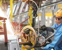 Nhóm ngành C "Công nghiệp chế biến chế tạo" chiếm ưu thế trong bảng phân ngành của HOSE - Ảnh: Hoài Nam