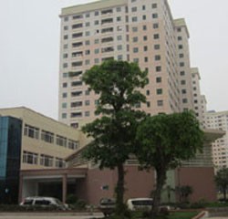 Hiện nay bất động sản có giảm giá, nhưng là ở phân khúc cao cấp, còn các phân khúc trung bình thì vẫn đứng giá