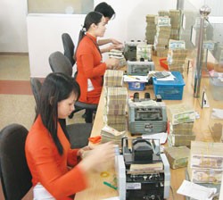 Lượng khách hàng giao dịch tại các NH diễn ra bình thường