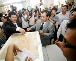 Mỗi thông tin trên TTCK có tác động trực tiếp tới túi tiền của nhà đầu tư
