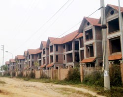 Cả khu đô thị Quang Minh 1 chưa biệt thự nào được đưa vào sử dụng gây lãng phí về tiền của nhân dân và mất mỹ quan đô thị
