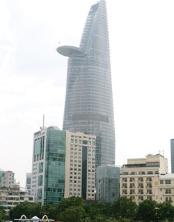 Các tòa nhà, cao ốc cao cấp hiện sử dụng kính phản quang và kính low-e khá nhiều