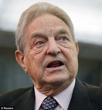Nhà đầu tư George Soros, 80 tuổi, nổi tiếng với biệt danh "kẻ phá sập ngân hàng Anh", có thể đã tham gia vào vụ việc. 