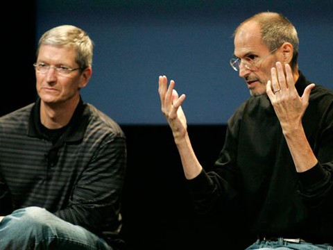 Steve rời ghế CEO nhưng tiếng nói của ông tại Apple vẫn rất quan trọng. Ảnh: ibnlive.com