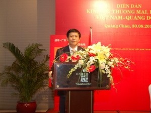 Tổng Lãnh sự Việt Nam tại Quảng Châu Tô Quốc Tuấn phát biểu tại Diễn đàn. (Ảnh: Hà Ngọc/Vietnam+)