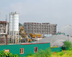 Chủ đầu tư được phép thực hiện biện pháp giảm chi phí như điều chỉnh lại thiết kế, thay đổi chủng loại vật liệu và cắt giảm những hạng mục không cần thiết
