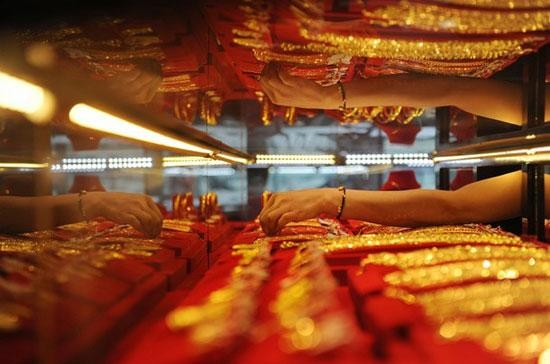 Lý do chính khiến vàng phục hồi phiên 8/9 lại không xuất phát từ lực bắt đáy mà lại từ những tín hiệu bất lợi từ kinh tế thế giới.