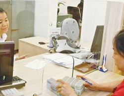 Các ngân hàng vẫn ráo riết chạy đua thu hút vốn phục vụ mùa kinh doanh cuối năm
