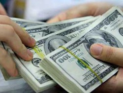 Sau vài tháng âm thầm, thị trường USD tự do đã bật dậy và công khai dẫn dắt nguồn cung ngoại tệ
