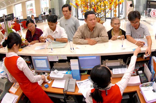 “Tiếp máu” cho ngân hàng