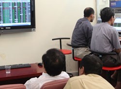 NĐT tiếp tục được khuyến nghị thận trọng, không nên vội vàng bắt đáy ngay cả thị thị trường giảm mạnh
