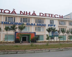 Đại học FPT bị phạt 500 triệu đồng vì niêm yết học phí bằng USD